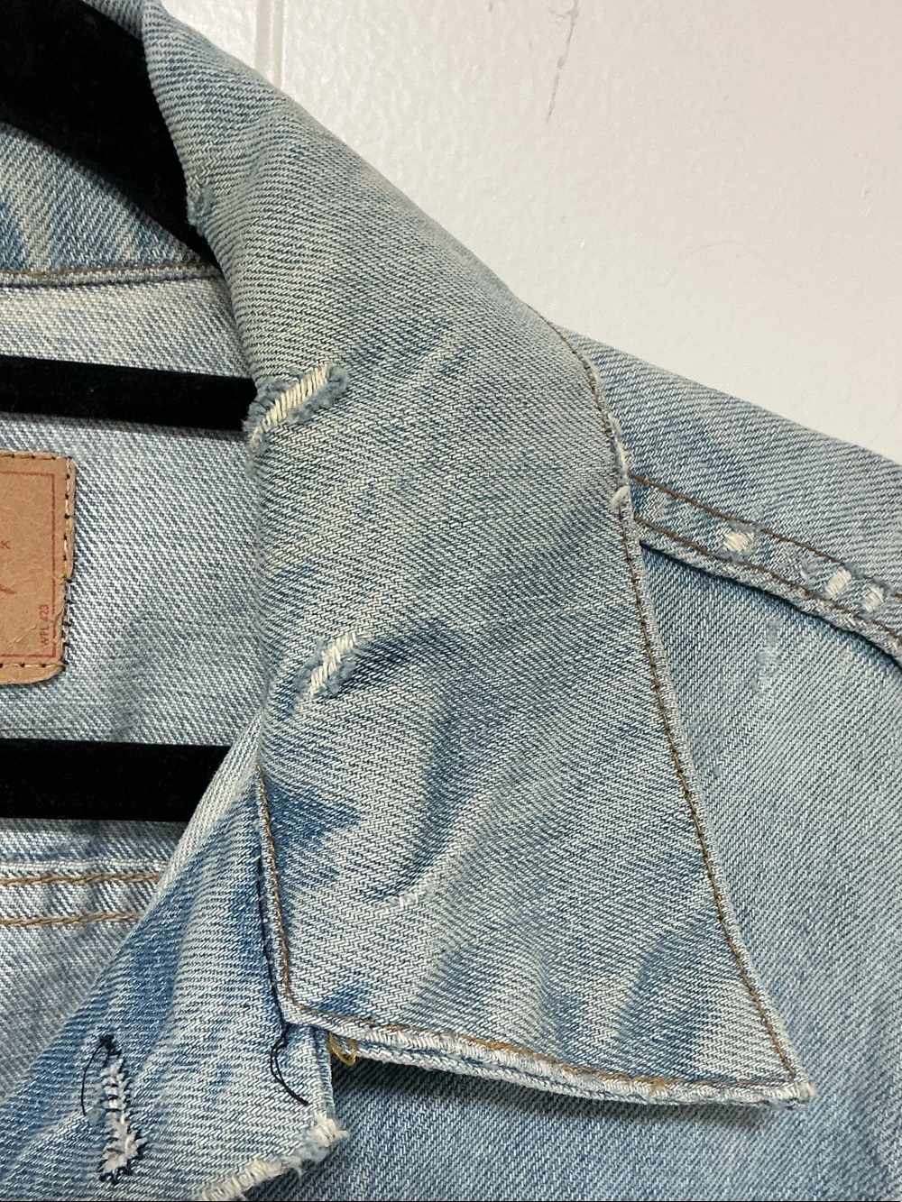 VINTAGE/DISTRESSED, Levi's Light Blue Denim Trucker Jacket - Picture 6 of 6